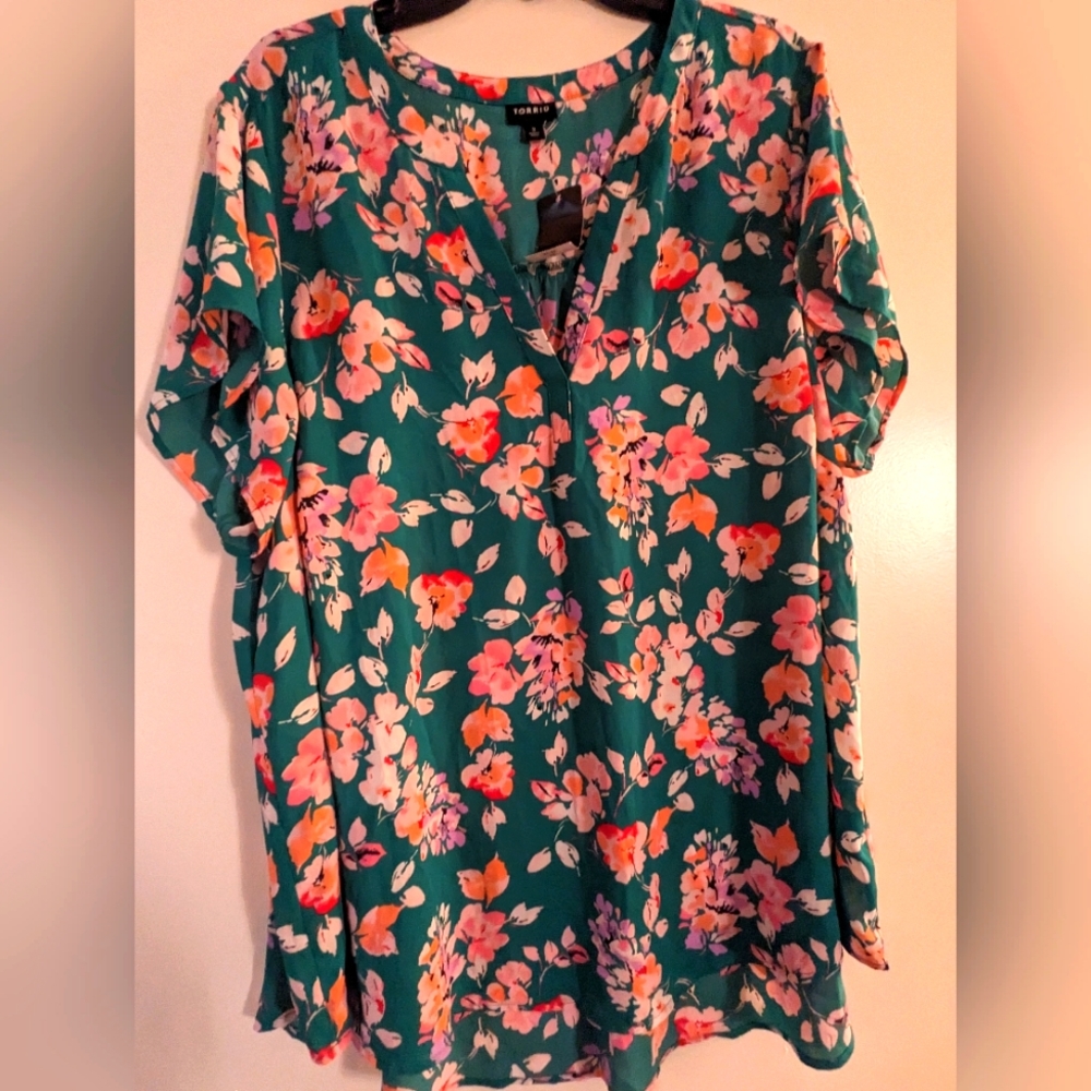 Torrid green short sleeve blouse